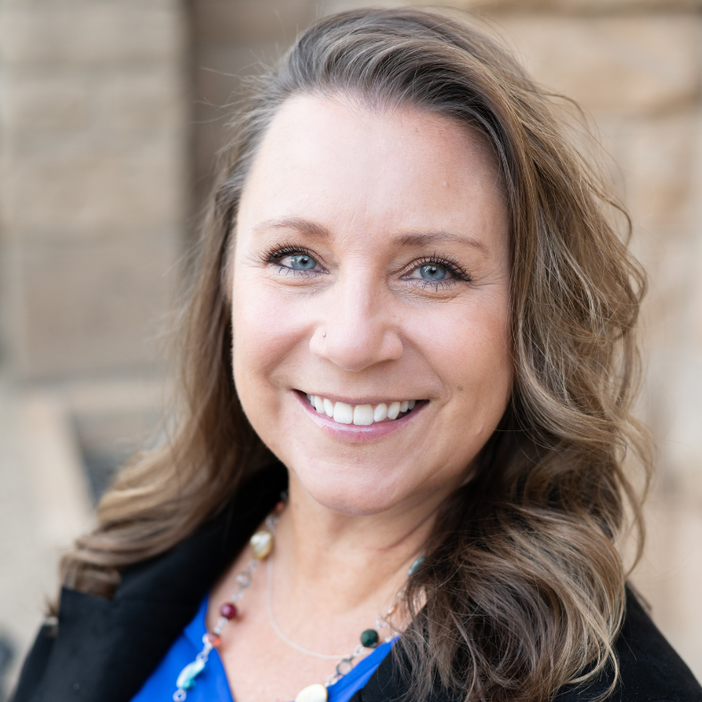 Headshot of Mandy DeCino